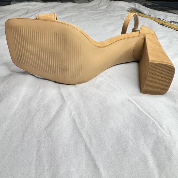 Steve Madden Women's sz 8.5 M Tan 4 inch Square Heel Ankle Strap Square Toe - Picture 8 of 13